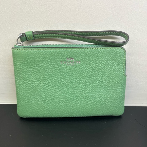 NWT Coach Leather Corner Zip Wristlet - Picture 1 of 2